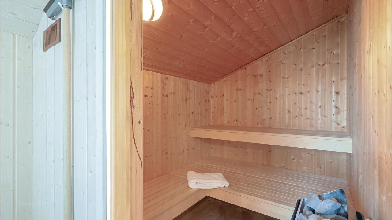 bathroom bathroom